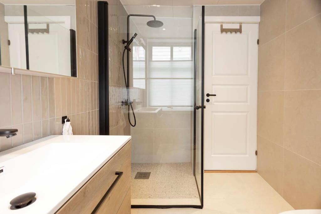 Апартаменты New! Modern In Historic Area Of Bergen!